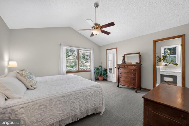 102 HOLLY CT, Mullica Hill, NJ 08062