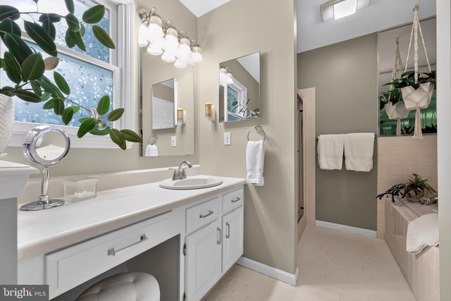 102 HOLLY CT, Mullica Hill, NJ 08062