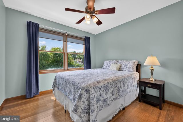 102 HOLLY CT, Mullica Hill, NJ 08062