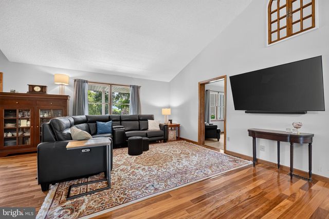 102 HOLLY CT, Mullica Hill, NJ 08062