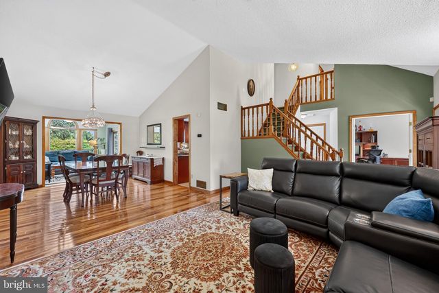 102 HOLLY CT, Mullica Hill, NJ 08062