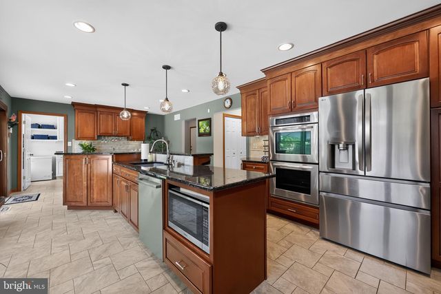 102 HOLLY CT, Mullica Hill, NJ 08062