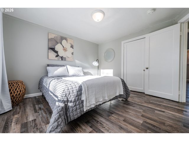 1920 CHAMBERS St, Eugene, OR 97405