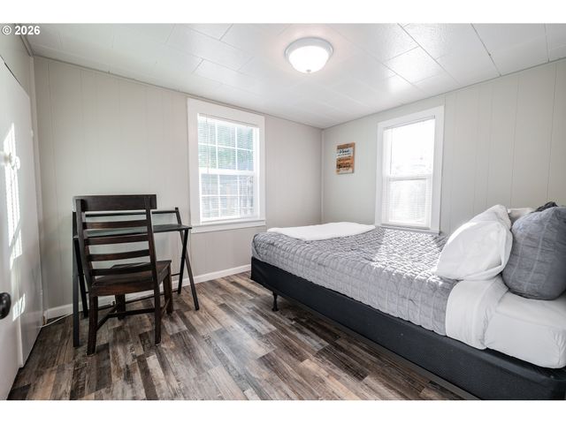1920 CHAMBERS St, Eugene, OR 97405