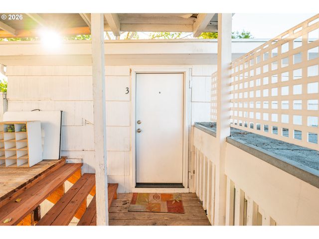 1920 CHAMBERS St, Eugene, OR 97405