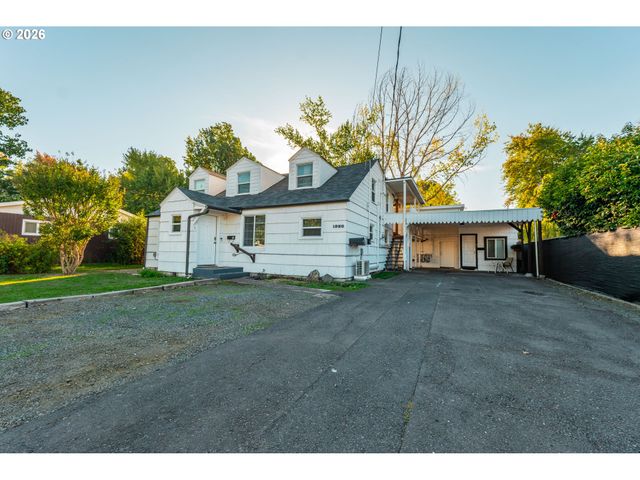 1920 CHAMBERS St, Eugene, OR 97405