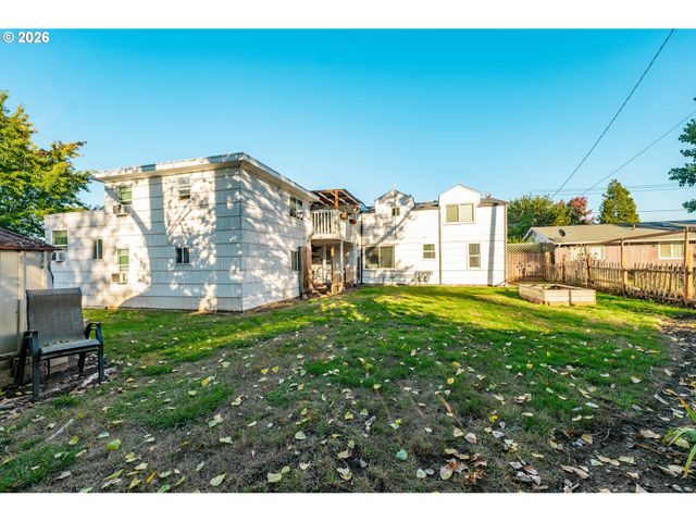 1920 CHAMBERS St, Eugene, OR 97405