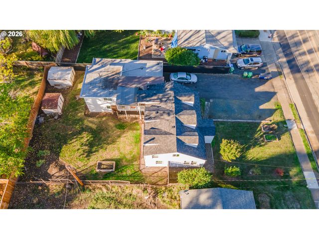 1920 CHAMBERS St, Eugene, OR 97405