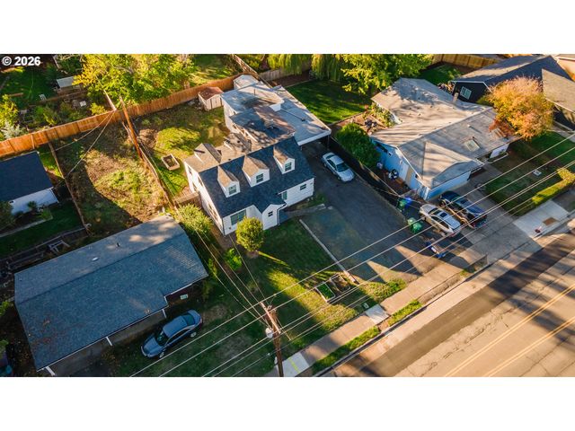 1920 CHAMBERS St, Eugene, OR 97405