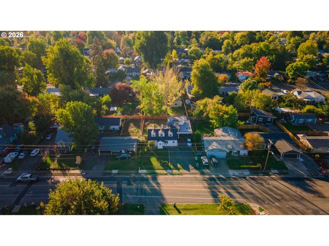1920 CHAMBERS St, Eugene, OR 97405