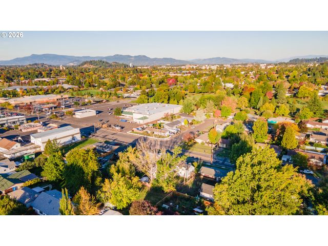 1920 CHAMBERS St, Eugene, OR 97405
