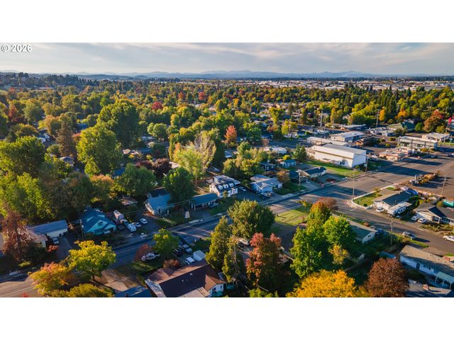 1920 CHAMBERS St, Eugene, OR 97405