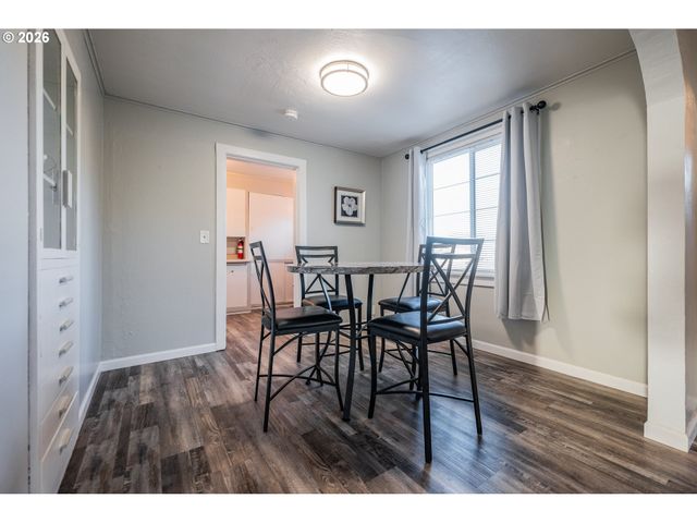 1920 CHAMBERS St, Eugene, OR 97405