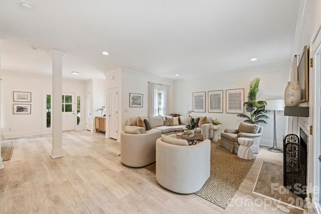 1328 Ivey Drive, Charlotte, NC 28205
