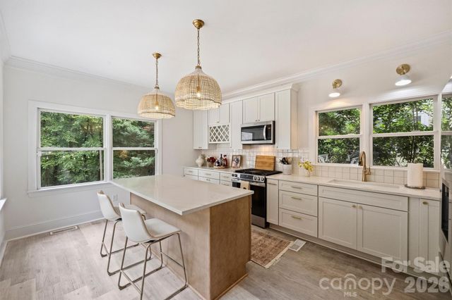1328 Ivey Drive, Charlotte, NC 28205