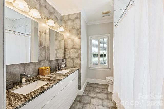 1328 Ivey Drive, Charlotte, NC 28205