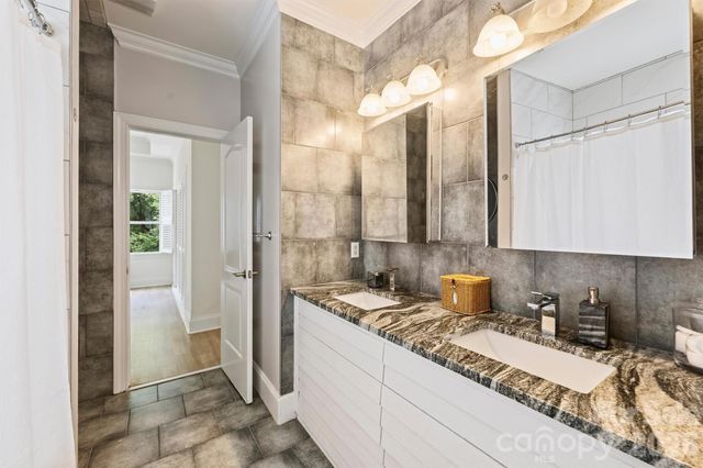 1328 Ivey Drive, Charlotte, NC 28205