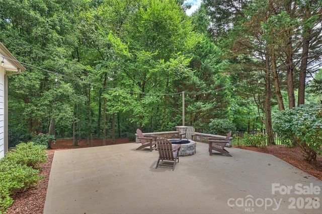 1328 Ivey Drive, Charlotte, NC 28205