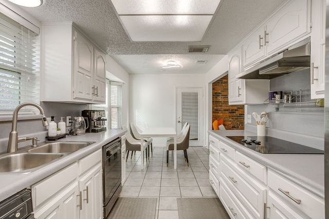 1906 Ola Lane, Grand Prairie, TX 75050