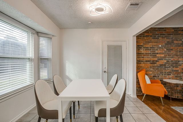 1906 Ola Lane, Grand Prairie, TX 75050