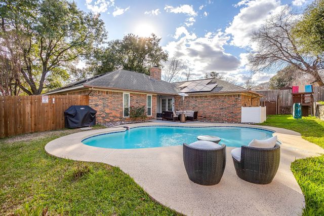 1906 Ola Lane, Grand Prairie, TX 75050