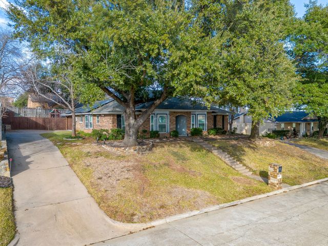 1906 Ola Lane, Grand Prairie, TX 75050
