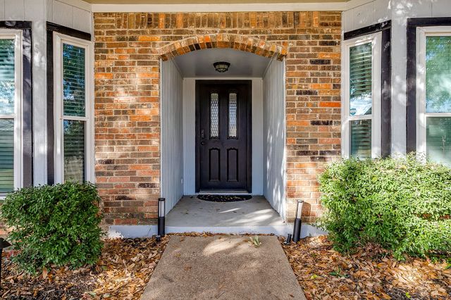 1906 Ola Lane, Grand Prairie, TX 75050