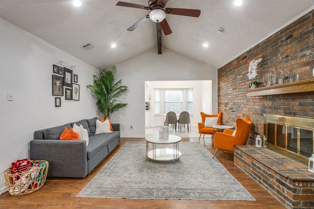 1906 Ola Lane, Grand Prairie, TX 75050