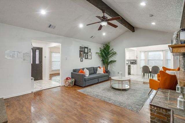 1906 Ola Lane, Grand Prairie, TX 75050