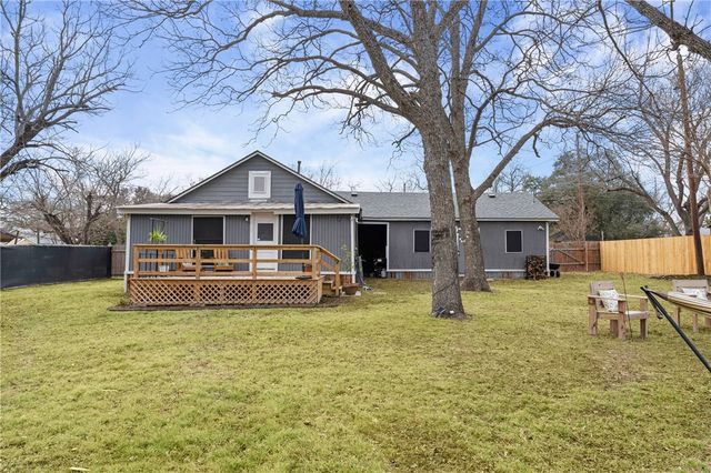 724 Scarbrough Street, Rockdale, TX 76567