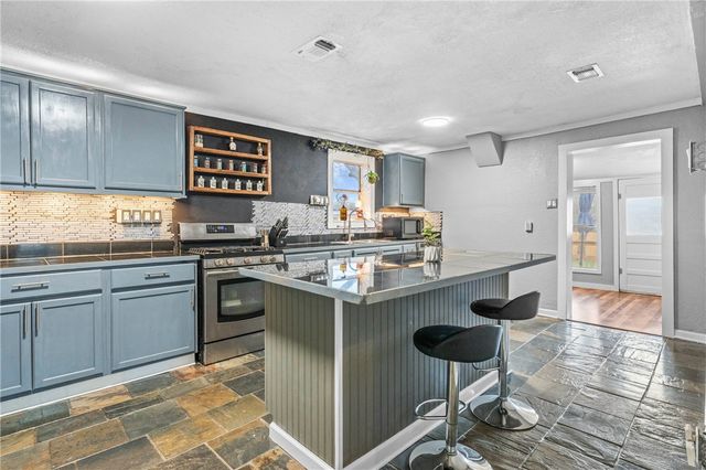 724 Scarbrough Street, Rockdale, TX 76567