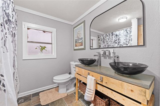 724 Scarbrough Street, Rockdale, TX 76567