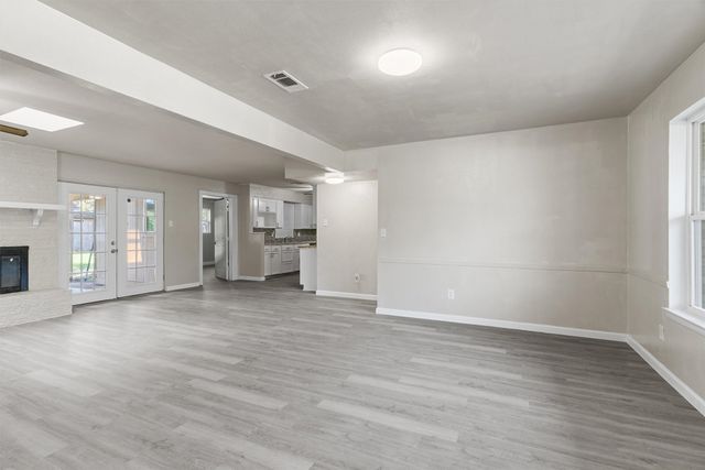 1612 Mims Street, Fort Worth, TX 76112