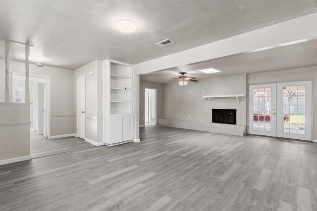 1612 Mims Street, Fort Worth, TX 76112