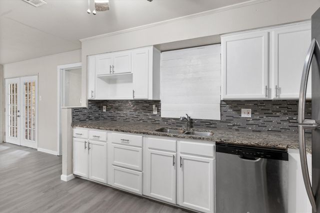 1612 Mims Street, Fort Worth, TX 76112