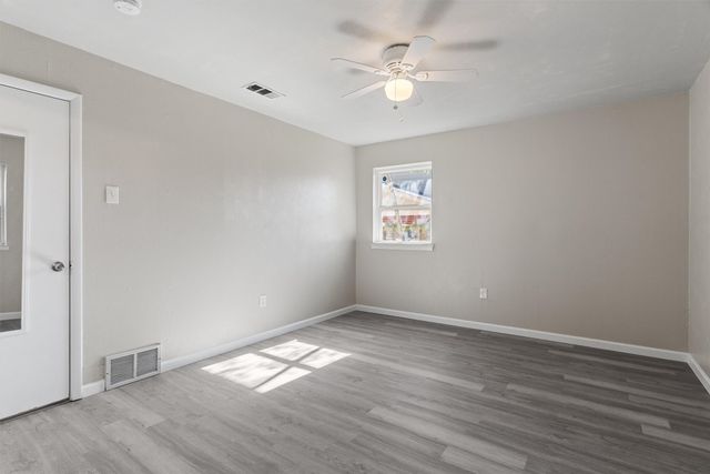 1612 Mims Street, Fort Worth, TX 76112