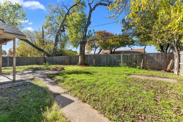 1612 Mims Street, Fort Worth, TX 76112