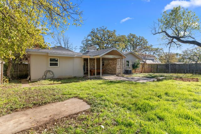 1612 Mims Street, Fort Worth, TX 76112