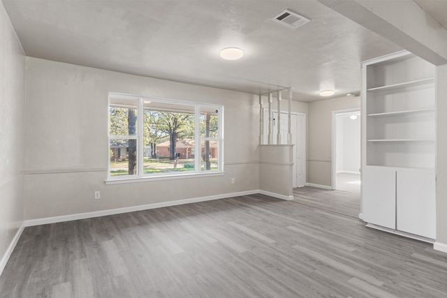 1612 Mims Street, Fort Worth, TX 76112