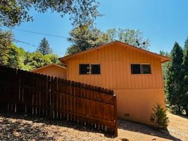 22860 Rocky Ln, Pioneer, CA 95666