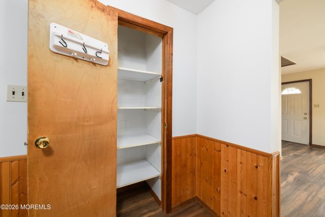 61 Viola Avenue, Leonardo, NJ 07737