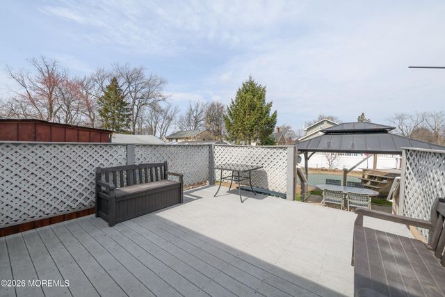 61 Viola Avenue, Leonardo, NJ 07737