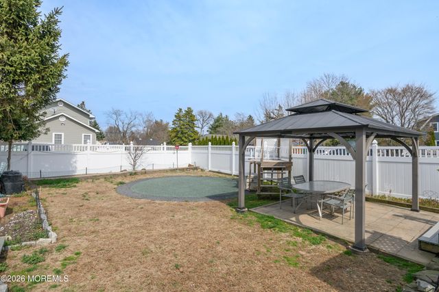 61 Viola Avenue, Leonardo, NJ 07737