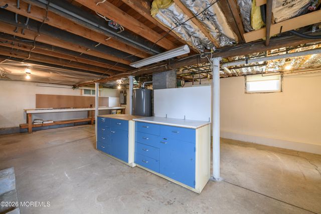 61 Viola Avenue, Leonardo, NJ 07737