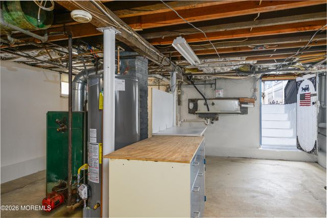 61 Viola Avenue, Leonardo, NJ 07737