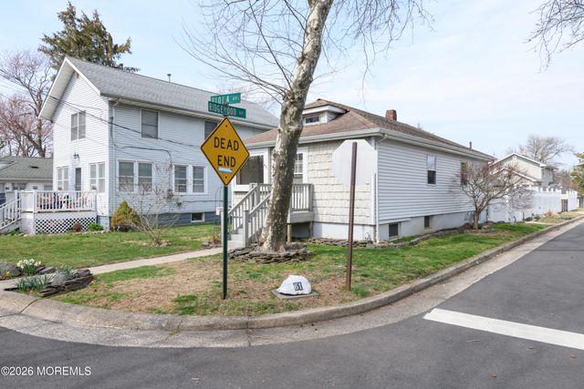 61 Viola Avenue, Leonardo, NJ 07737