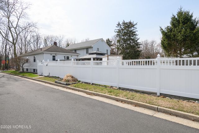 61 Viola Avenue, Leonardo, NJ 07737