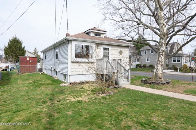 61 Viola Avenue, Leonardo, NJ 07737