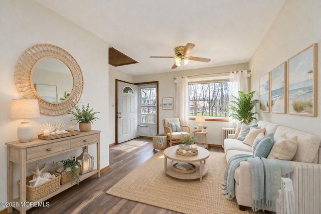 61 Viola Avenue, Leonardo, NJ 07737