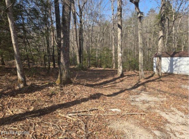 391 Cherokee Rd, Crossville, TN 38572